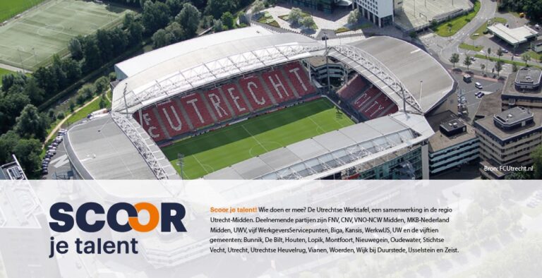 Scoor je talent logo met stadion en partners