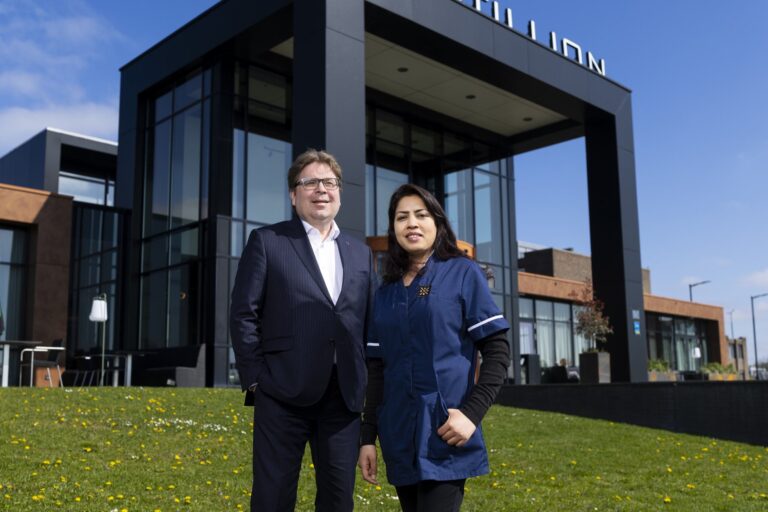 Ronald Cordes (Postillion Hotels) en Rahi